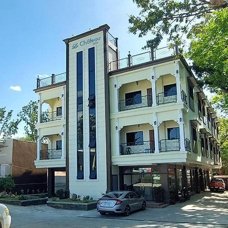 Le Chateau Residences Bacolod Exterior photo