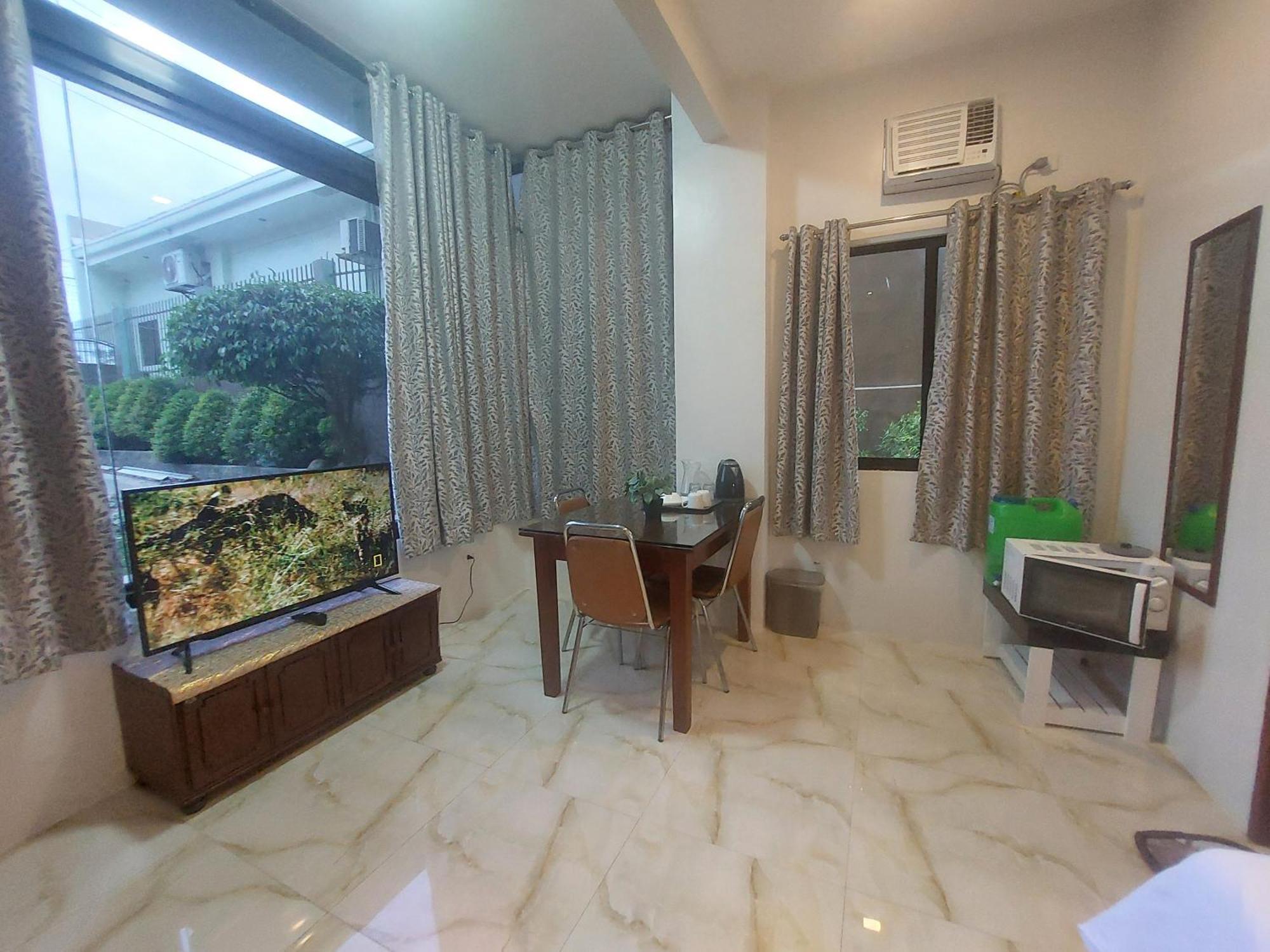 Le Chateau Residences Bacolod Exterior photo